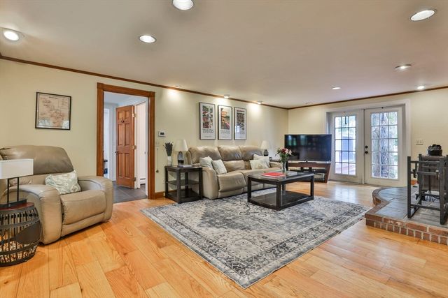 15 Elm Street, Boxford, MA 01921
