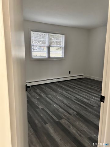 1109 Waterbury Road APT 1A, Cheshire, CT 06410