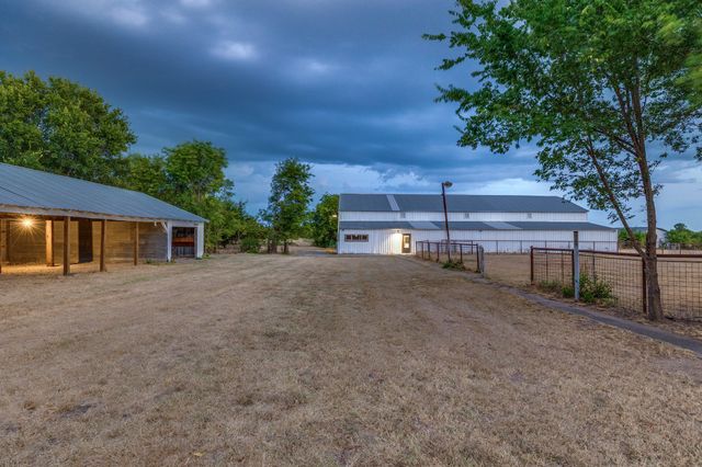 4104 VZ County Rd 3501, Wills Point, TX 75169