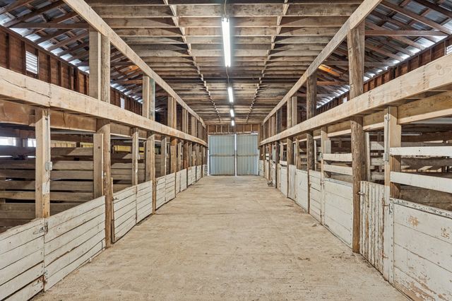 4104 VZ County Rd 3501, Wills Point, TX 75169
