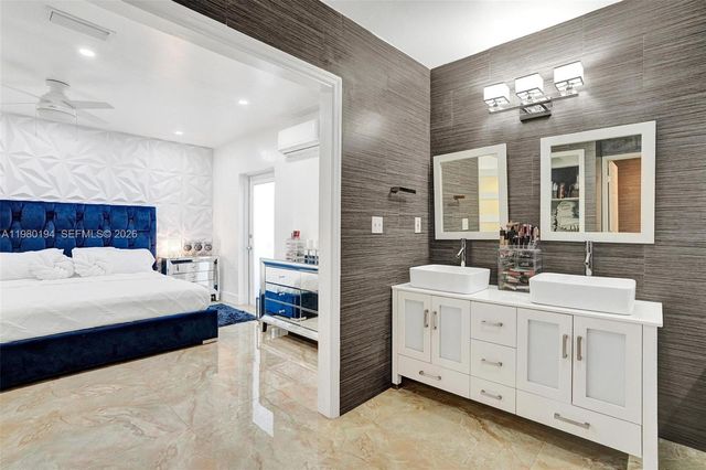 1520 SW 86th Ct, Miami, FL 33144