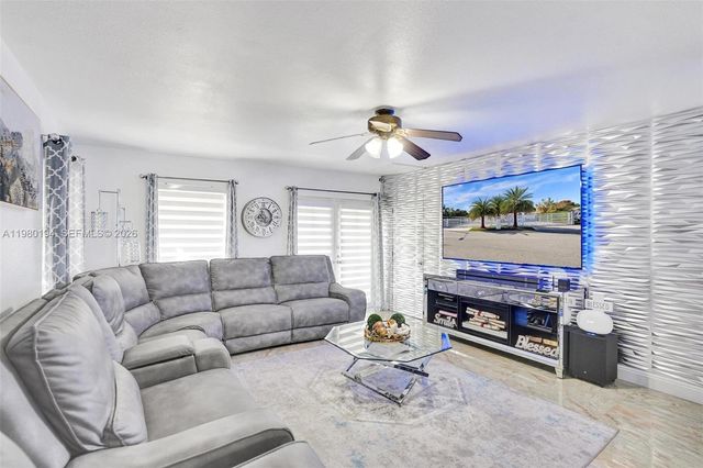 1520 SW 86th Ct, Miami, FL 33144