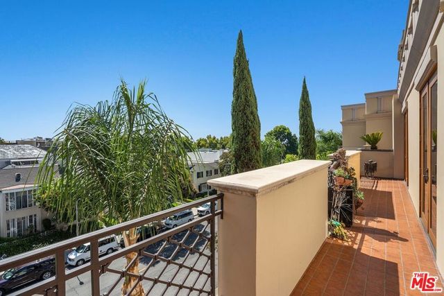 137 S Spalding Drive 401, Beverly Hills, CA 90212