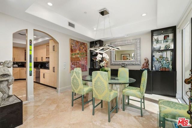 137 S Spalding Drive 401, Beverly Hills, CA 90212
