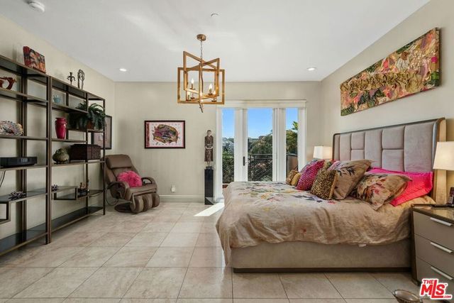 137 S Spalding Drive 401, Beverly Hills, CA 90212