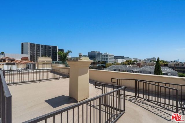 137 S Spalding Drive 401, Beverly Hills, CA 90212