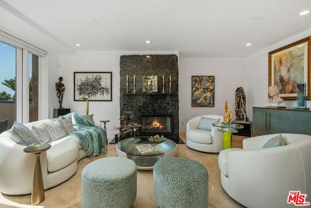 137 S Spalding Drive 401, Beverly Hills, CA 90212