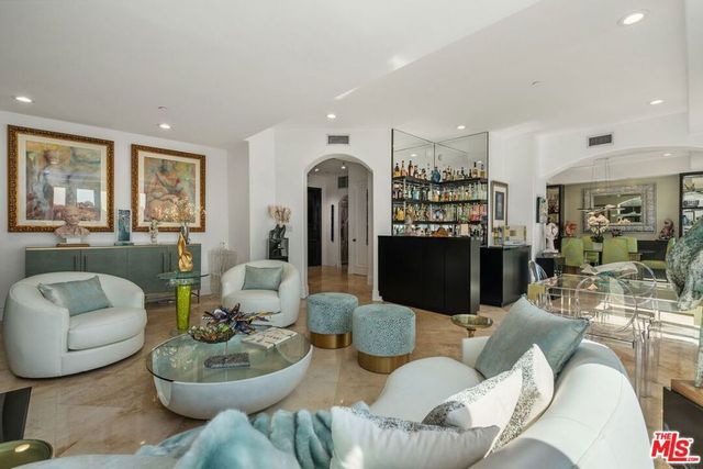 137 S Spalding Drive 401, Beverly Hills, CA 90212