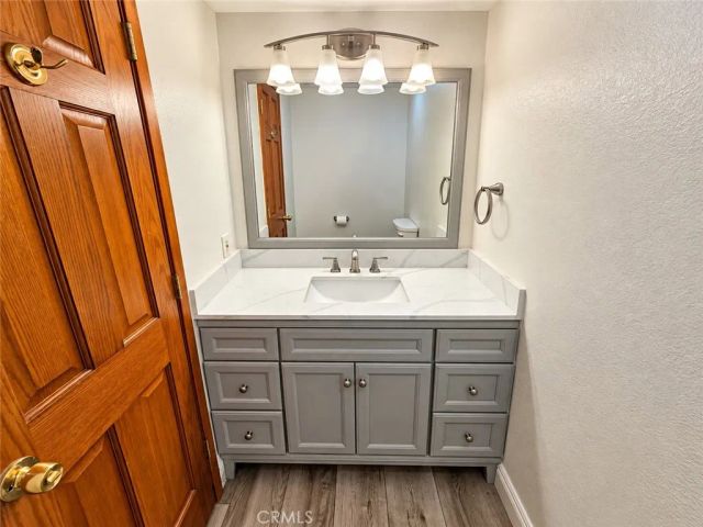 17055 Rayen, Sherwood Forest, CA 91325