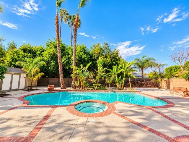 17055 Rayen, Sherwood Forest, CA 91325