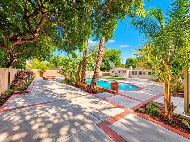 17055 Rayen, Sherwood Forest, CA 91325
