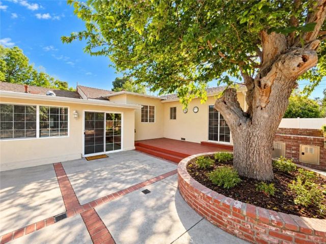 17055 Rayen, Sherwood Forest, CA 91325