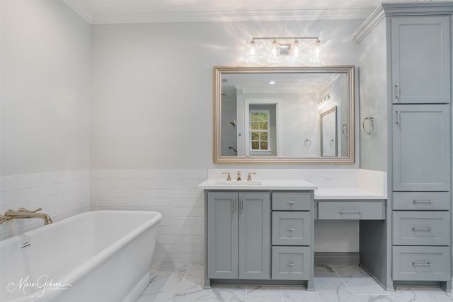 2116 Old Grove Circle, Shreveport, LA 71106