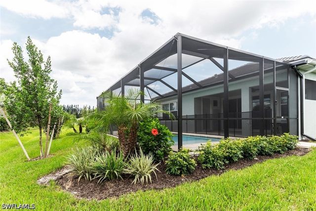 14586 Tropical DR, Naples, FL 34114