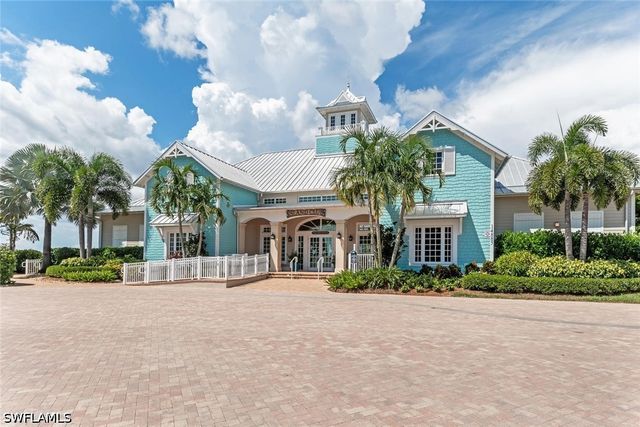 14586 Tropical DR, Naples, FL 34114