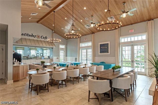 14586 Tropical DR, Naples, FL 34114