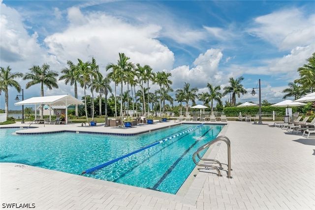 14586 Tropical DR, Naples, FL 34114