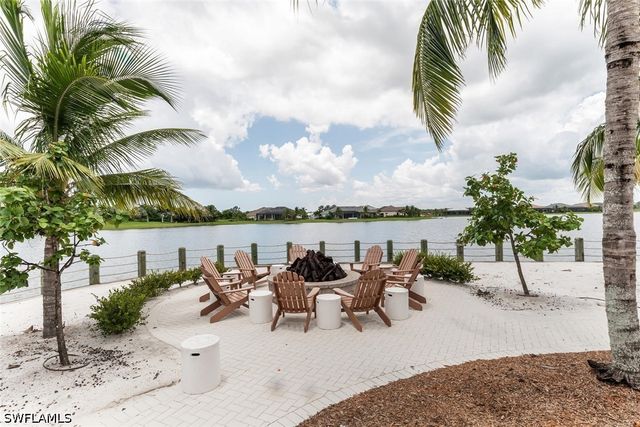 14586 Tropical DR, Naples, FL 34114