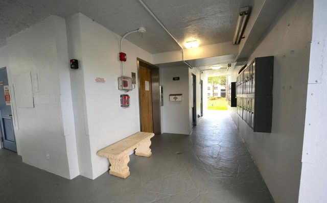 4700 Lucerne Lakes Boulevard 308, Lake Worth, FL 33467