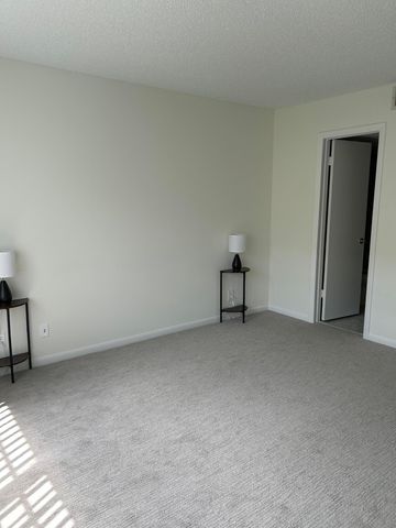 4700 Lucerne Lakes Boulevard 308, Lake Worth, FL 33467