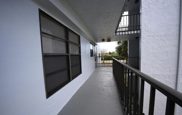 4700 Lucerne Lakes Boulevard 308, Lake Worth, FL 33467