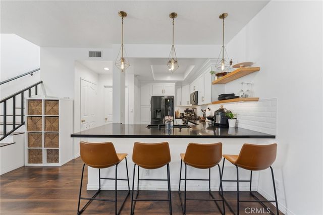 7321 Vassar, Canoga Park, CA 91303
