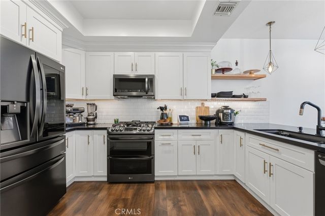 7321 Vassar, Canoga Park, CA 91303