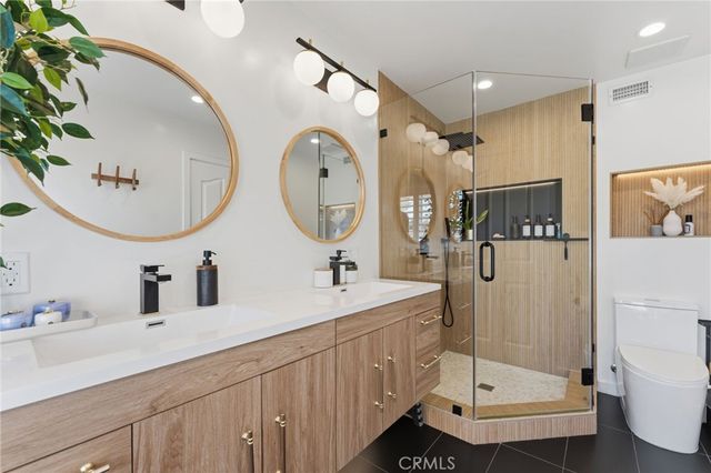 7321 Vassar, Canoga Park, CA 91303
