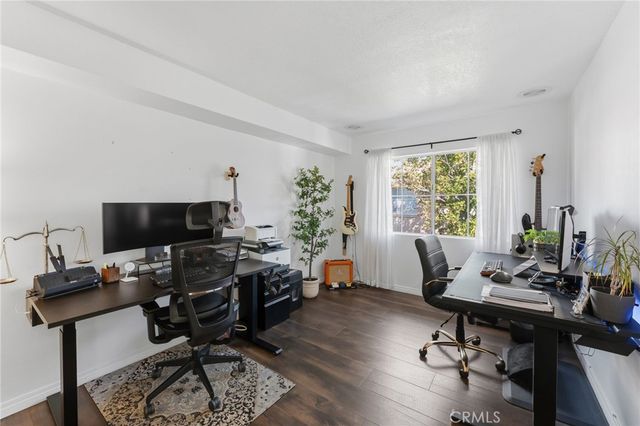 7321 Vassar, Canoga Park, CA 91303