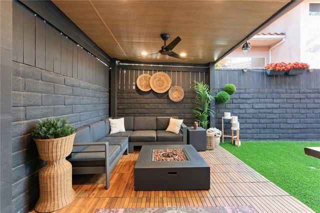 7321 Vassar, Canoga Park, CA 91303