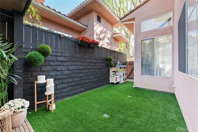 7321 Vassar, Canoga Park, CA 91303
