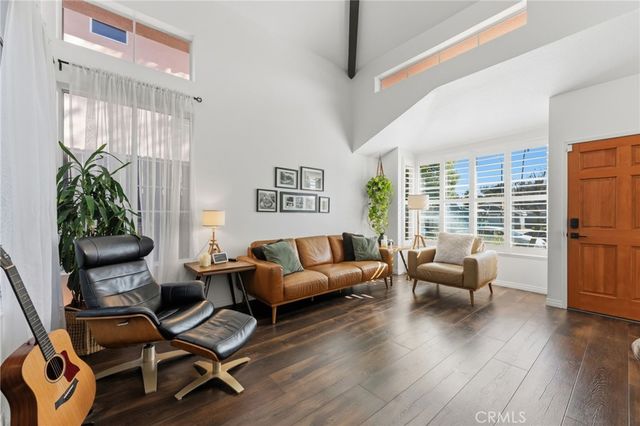 7321 Vassar, Canoga Park, CA 91303
