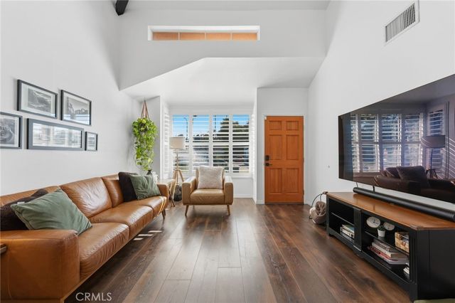 7321 Vassar, Canoga Park, CA 91303