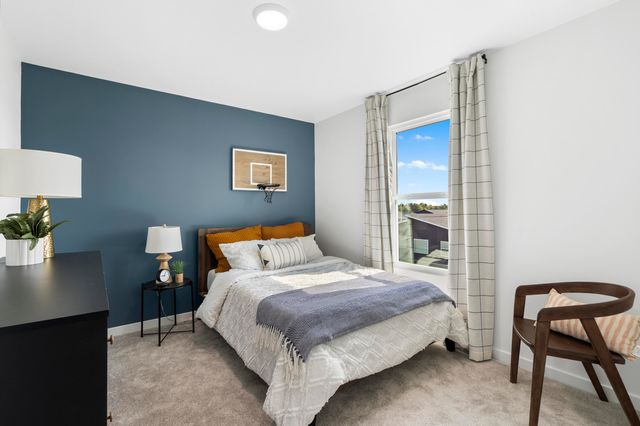 1758 N Boxwood Drive, Brookline, MO 65619