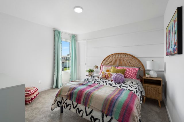 1758 N Boxwood Drive, Brookline, MO 65619