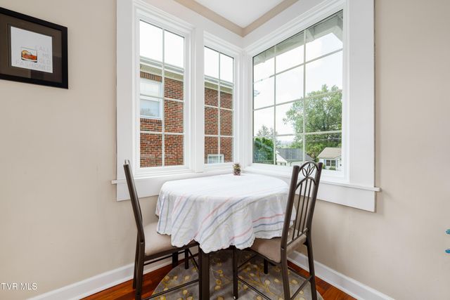 922 West Hillcrest Drive, Johnson City, TN 37604