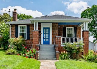 922 West Hillcrest Drive, Johnson City, TN 37604