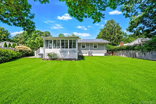 15 Locksley Lane, Nesconset, NY 11767