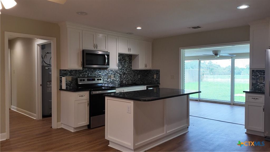 Image 2 of property listing at 608 W Thomas, Cuero, TX 77954