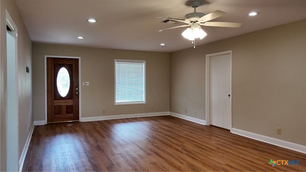 Image 6 of property listing at 608 W Thomas, Cuero, TX 77954