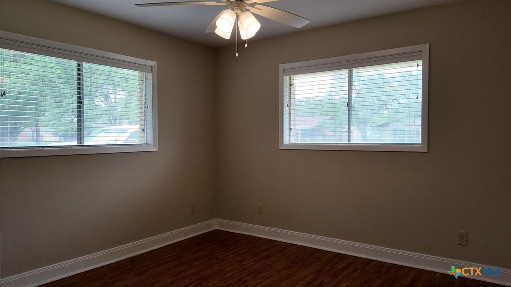Image 9 of property listing at 608 W Thomas, Cuero, TX 77954