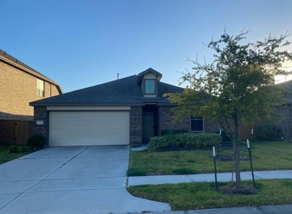 12326 Sabine Point Drive, Humble, TX 77346