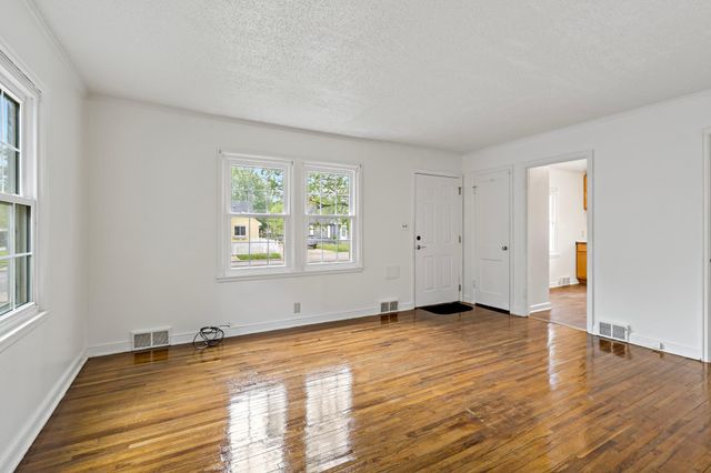 1131 Kingsford Street, Saint Paul, MN 55106