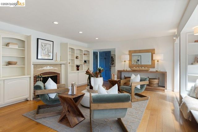 84 TEMPLAR PLACE, Oakland, CA 94618