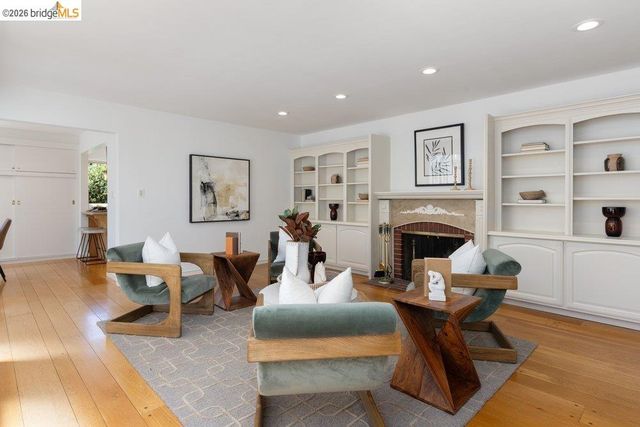 84 TEMPLAR PLACE, Oakland, CA 94618