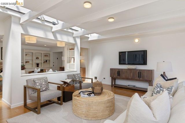 84 TEMPLAR PLACE, Oakland, CA 94618