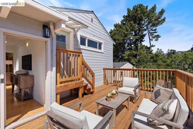 84 TEMPLAR PLACE, Oakland, CA 94618