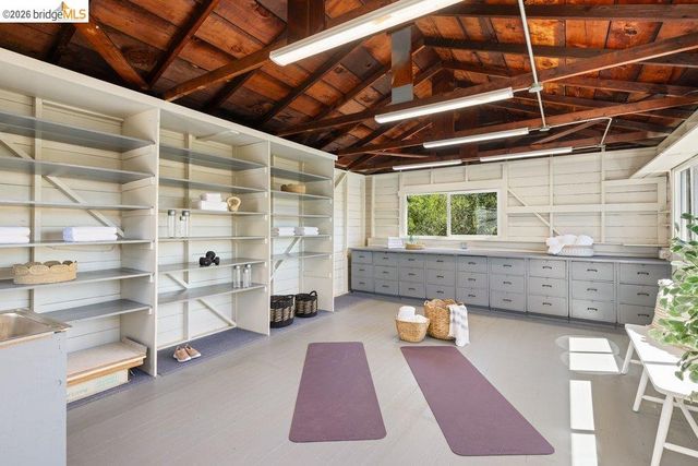 84 TEMPLAR PLACE, Oakland, CA 94618