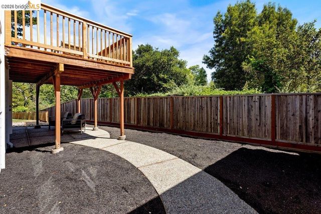 84 TEMPLAR PLACE, Oakland, CA 94618