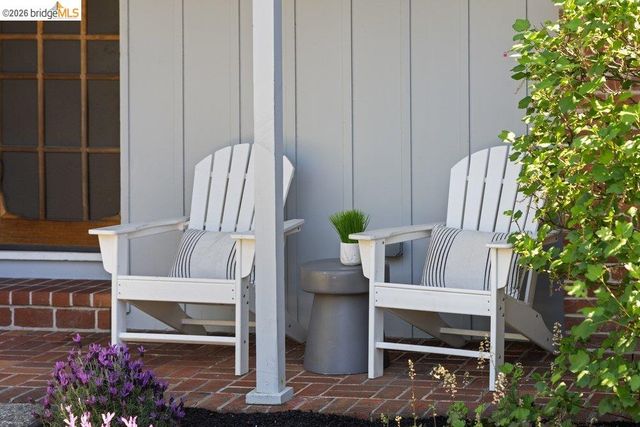 84 TEMPLAR PLACE, Oakland, CA 94618